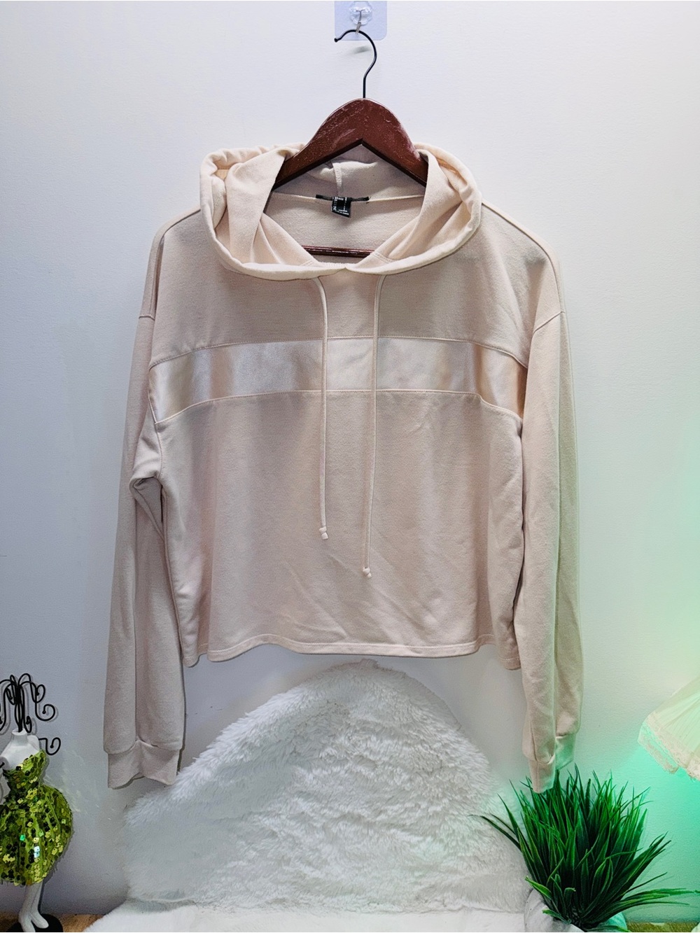 Forever 21 Beige Cropped Hooded Sweatshirt